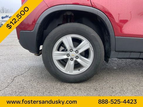 Used 2021 Chevrolet Trax LS w/ Tint and Cruise Package image 15