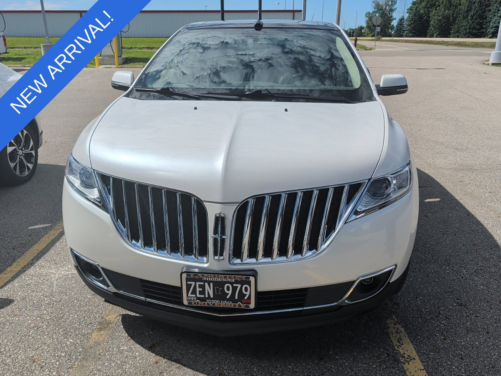 Used 2015 Lincoln MKX AWD w/ Equipment Group 102A image 2