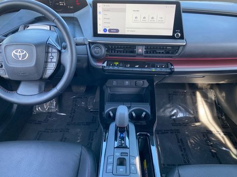Used 2024 Toyota Prius Prime Premium FWD image 11