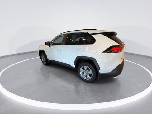 Used 2022 Toyota RAV4 XLE w/ Convenience Package AWD/4WD image 6