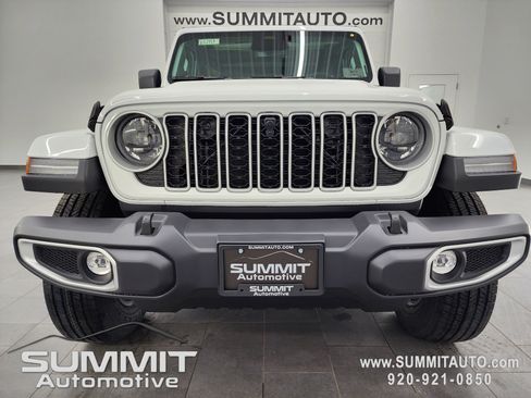 New 2026 Jeep Wrangler Sahara image 20