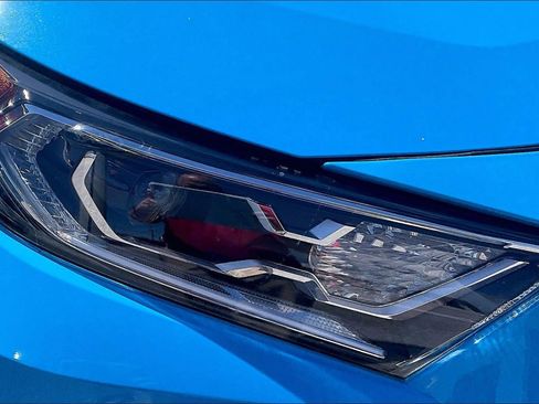 Used 2020 Toyota RAV4 XLE w/ All Weather Liner Package AWD/4WD image 26