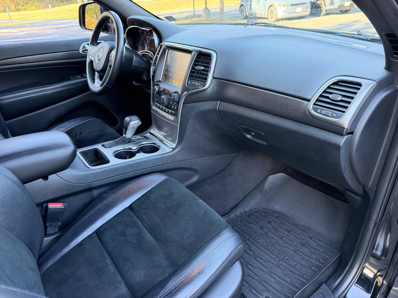 Used 2017 Jeep Grand Cherokee Altitude AWD/4WD image 25