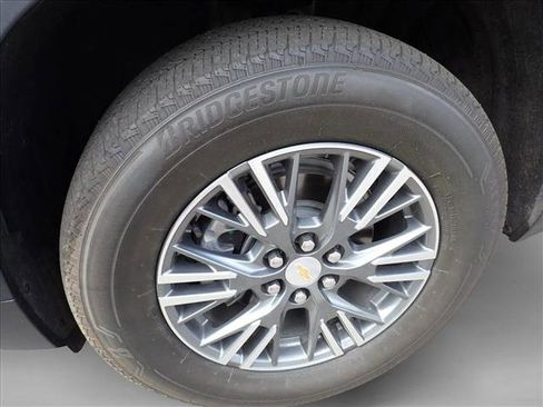 Used 2025 Chevrolet Traverse LT AWD/4WD image 5