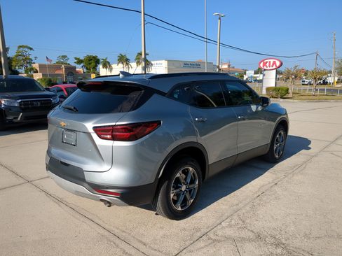 Used 2025 Chevrolet Blazer LT image 4