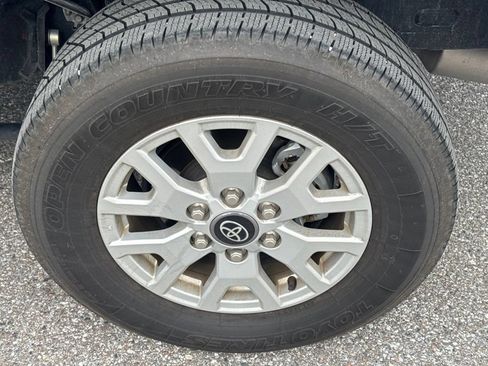 Used 2025 Toyota Tacoma SR5 AWD/4WD image 10