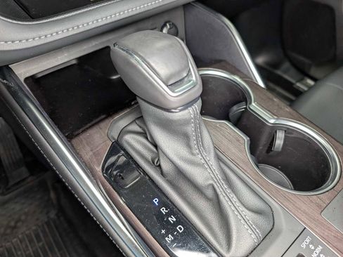 Used 2024 Toyota Highlander Platinum image 29