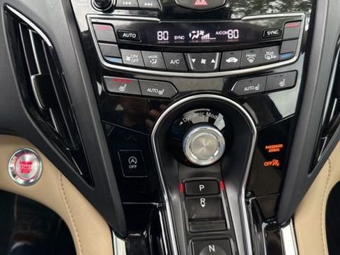 Used 2024 Acura RDX SH-AWD image 9