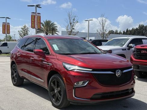 Used 2024 Buick Enclave Essence w/ Sport Touring Edition image 4