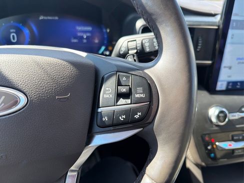 Used 2020 Ford Explorer Platinum w/ Premium Technology Package AWD/4WD image 31