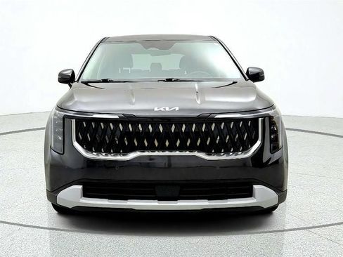 Used 2026 Kia Carnival FWD image 2
