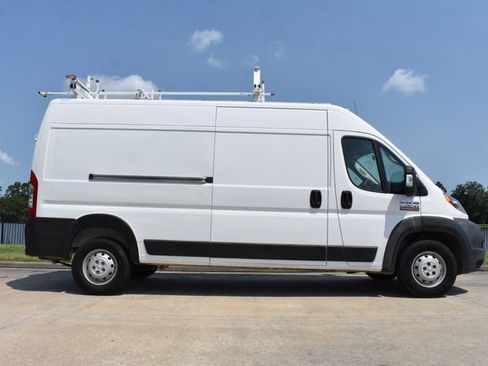 Used 2020 RAM ProMaster 2500 w/ Interior Convenience Group FWD image 3