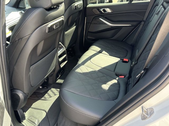 Used 2026 BMW X5 xDrive40i w/ Premium Package AWD/4WD image 18