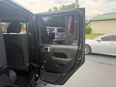 Used 2022 Jeep Wrangler Unlimited Sport AWD/4WD image 22