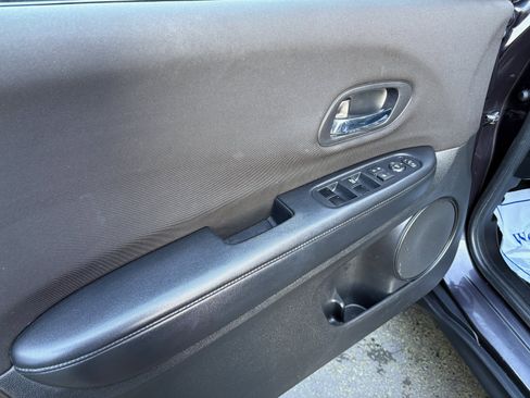 Used 2016 Honda HR-V LX image 16