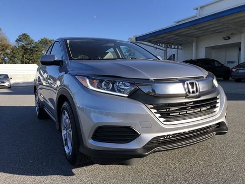 Certified 2021 Honda HR-V LX image 3