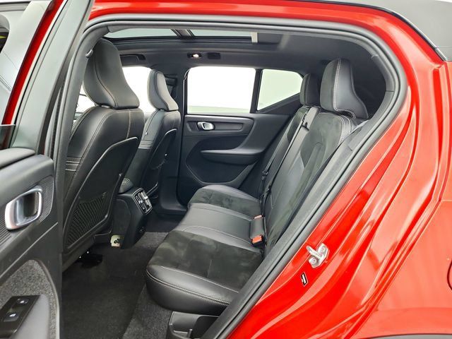 Used 2022 Volvo XC40 P8 Recharge Plus AWD/4WD image 31