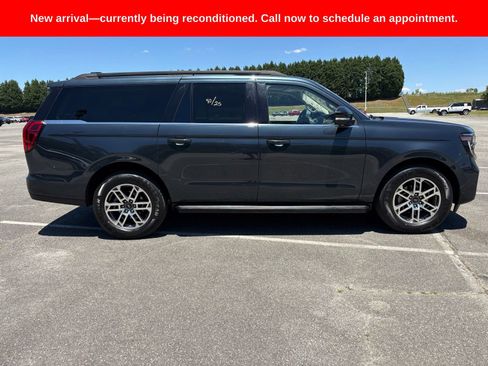Used 2025 Ford Expedition Max Active RWD image 2