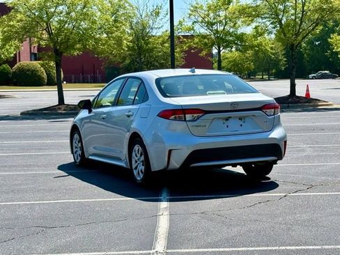 Used 2020 Toyota Corolla LE FWD image 5