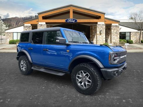 Used 2025 Ford Bronco Badlands AWD/4WD image 3