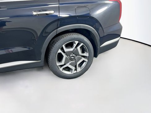Used 2023 Hyundai Palisade Limited w/ Winter Package image 32