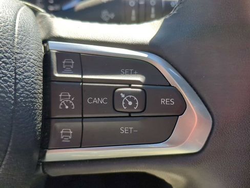 Used 2023 Jeep Compass Limited image 17