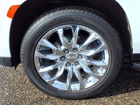 Used 2022 GMC Yukon SLE w/ Gmc Pro Safety Plus Package image 9