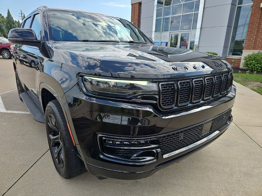 Used 2024 Jeep Wagoneer Series II AWD/4WD image 5