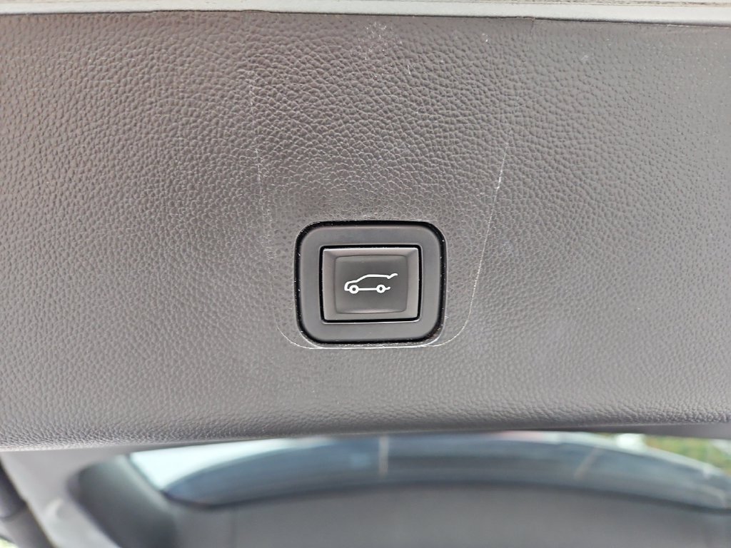 Used 2021 Chevrolet Traverse LT AWD/4WD image 21