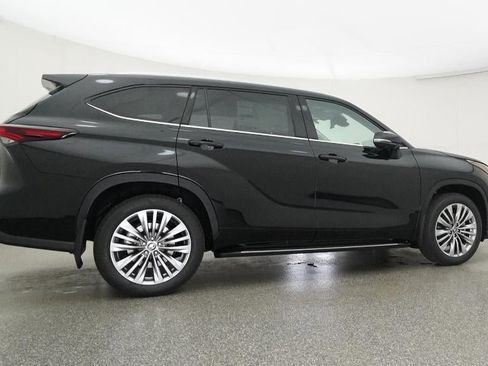 New 2026 Toyota Highlander Platinum image 61