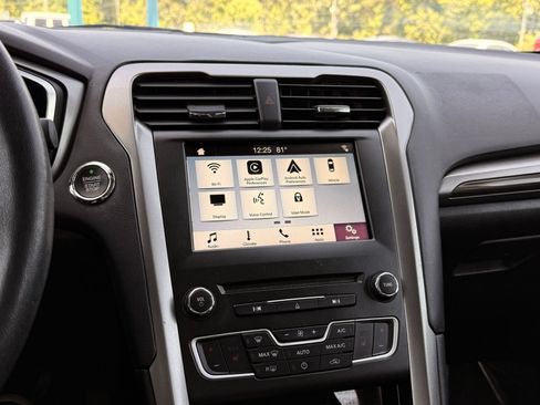 Used 2018 Ford Fusion SE w/ Equipment Group 602A FWD image 36