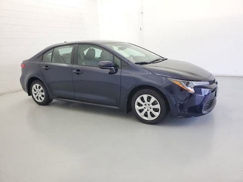 Used 2025 Toyota Corolla LE FWD image 4