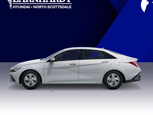 New 2026 Hyundai Elantra SE FWD image 3