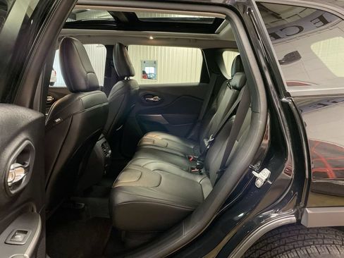 Used 2022 Jeep Cherokee Latitude Lux w/ Sun & Sound Group FWD image 23
