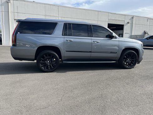 Used 2020 Cadillac Escalade ESV Luxury w/ Escalade Sport Edition AWD/4WD image 6