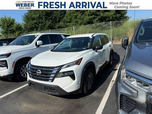 Used 2024 Nissan Rogue S AWD/4WD image 1