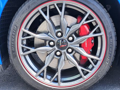 Used 2024 Chevrolet Corvette Stingray Premium Conv w/ Z51 Performance Package RWD image 21
