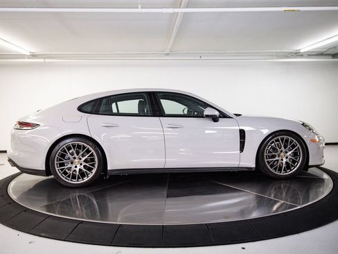Certified 2022 Porsche Panamera 4 AWD/4WD image 8