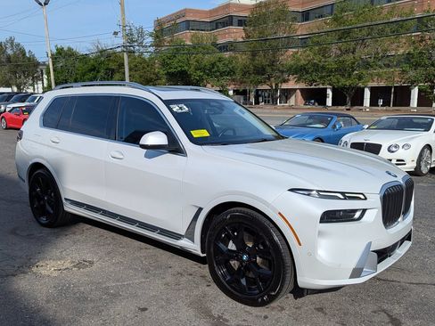 Used 2023 BMW X7 xDrive40i w/ Premium Package AWD/4WD image 6