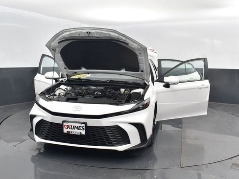 Used 2025 Toyota Camry SE image 55