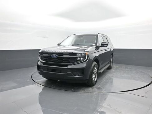 New 2026 Ford Expedition Active image 3