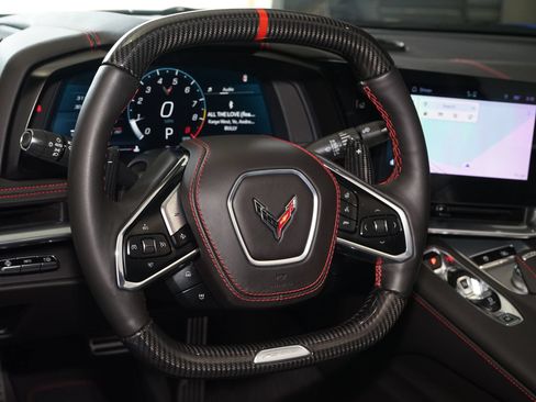 Used 2024 Chevrolet Corvette Z06 RWD image 12