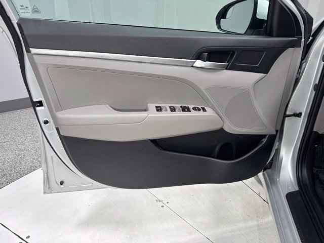 Used 2019 Hyundai Elantra SE FWD image 8