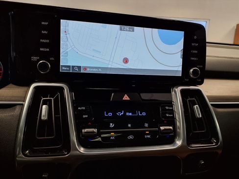 Used 2023 Kia Sorento SX Prestige image 25