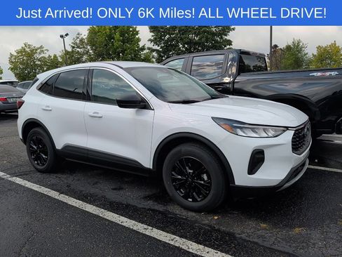 Used 2023 Ford Escape Active w/ Tech Pack #1 AWD/4WD image 1