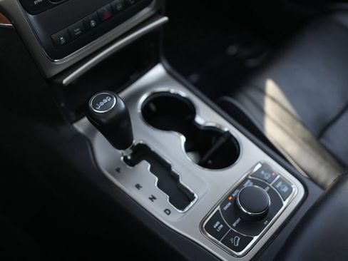 Used 2011 Jeep Grand Cherokee Overland AWD/4WD image 15