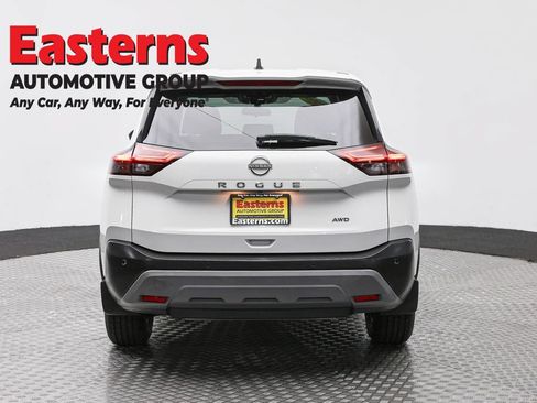 Used 2023 Nissan Rogue S AWD/4WD image 6
