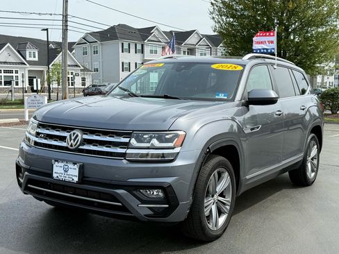 Used 2018 Volkswagen Atlas SEL w/ R-Line Package image 3