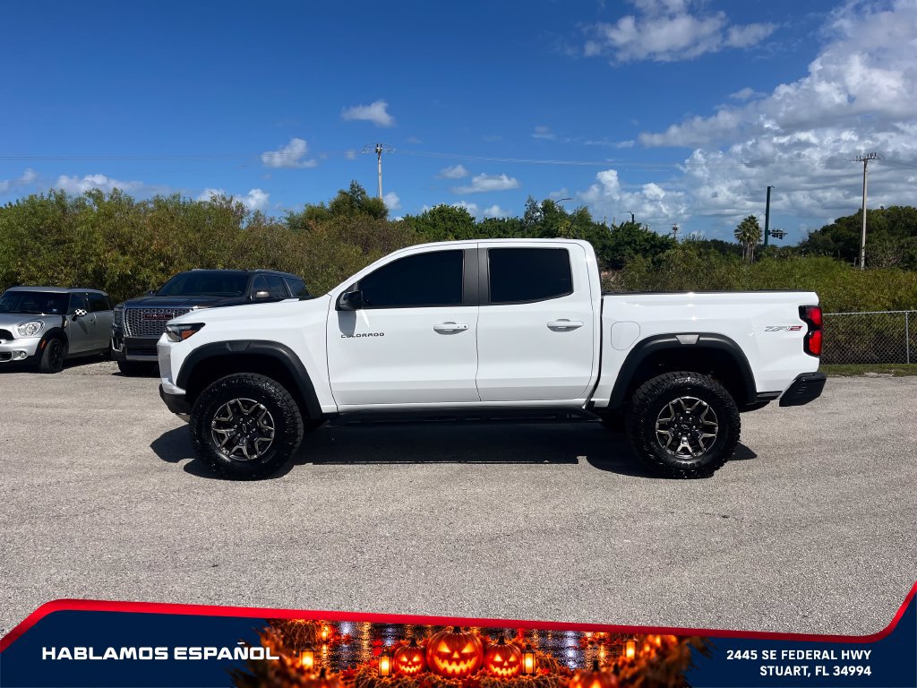 Used 2025 Chevrolet Colorado ZR2 w/ Technology Package AWD/4WD image 8