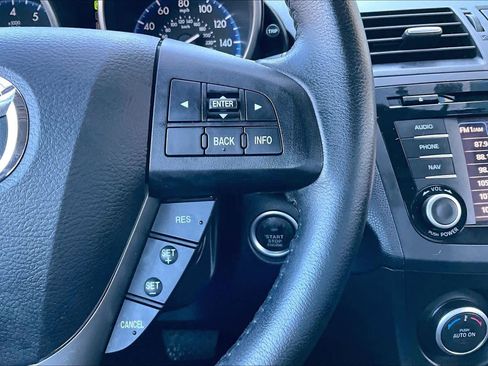 Used 2013 MAZDA MAZDA3 i Grand Touring image 24